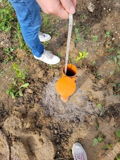 Mesure de terrain réalisée dans le cadre d'une étude hydrogéologique